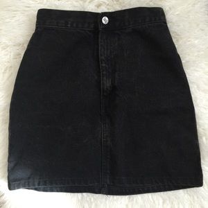 Black vintage high waisted denim skirt