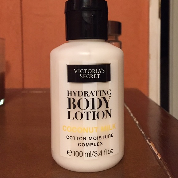 Victoria's Secret hydrating body lotion