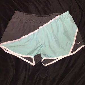 ✨ Nike dry fit running shorts ✨
