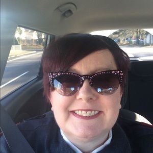 Meet your Posher, Laura