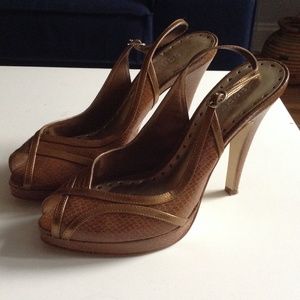 BCBG Girls gold lizard platform heels. Size 8
