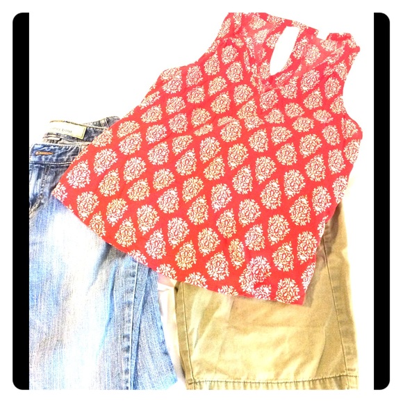 Old Navy sleeveless shirt