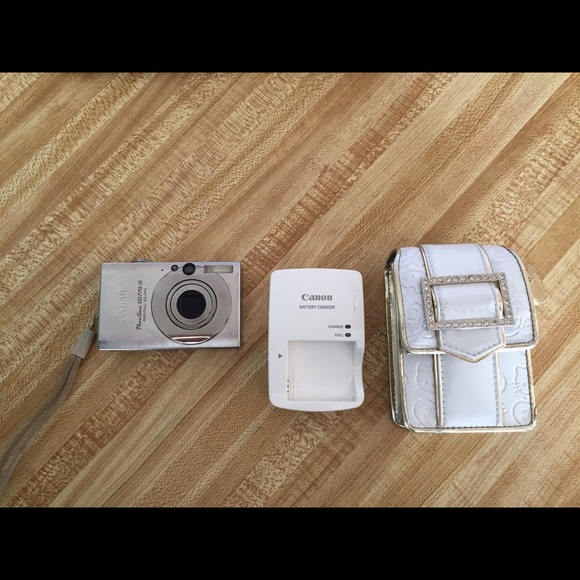 Canon digital camera and case