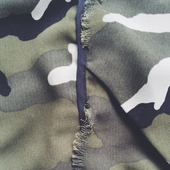 SOLD: SILENCE AND NOISE camo print pants ! - Picture 3 of 3