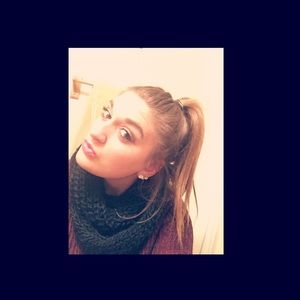 Meet your Posher, Hannah