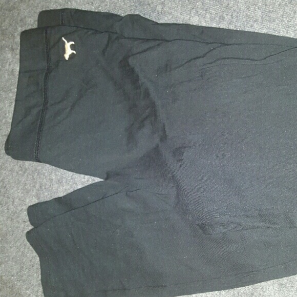 Black leggings vs