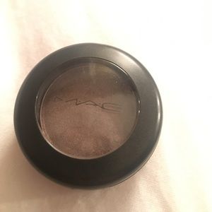 Mac eyeshadow in satin taupe