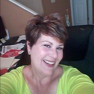 Meet your Posher, Denise