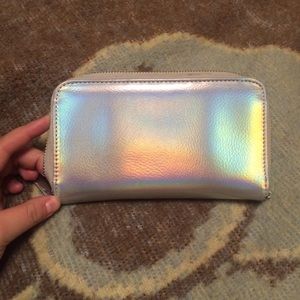 Holographic wallet