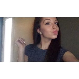 Meet your Posher, Carly