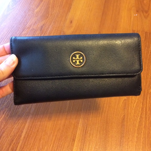Tory Burch Handbags - Vintage Tory Butch no folder wallet