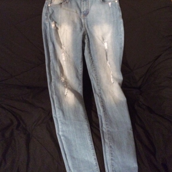 Size 9 Tinseltown skinny jeans- distressed