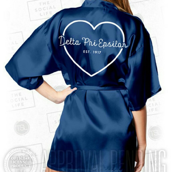 Dphie robe