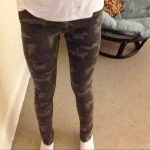 H&M Camouflage Jeans