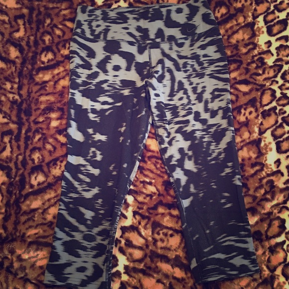 Nike Crops