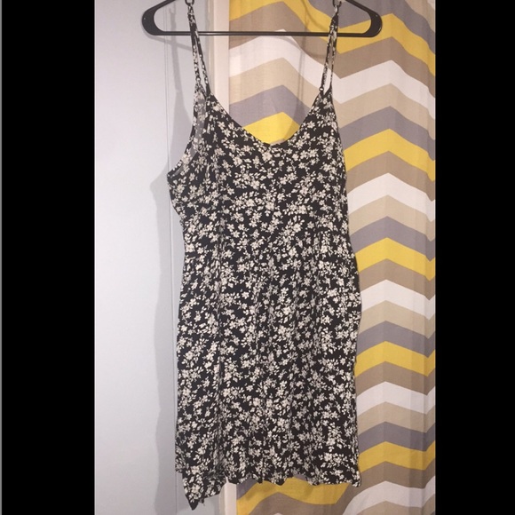 Black & White Floral Dress 🌼