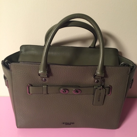 Coach Bag / in olive color,