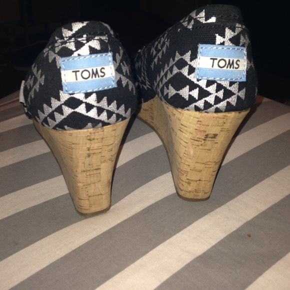 Toms wedges 7.5