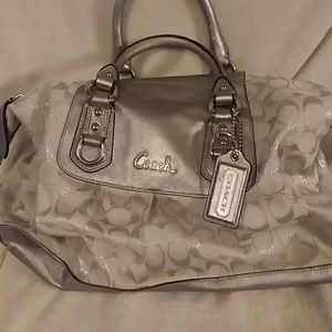 *FINAL MARK DOWN* Authentic coach Purse