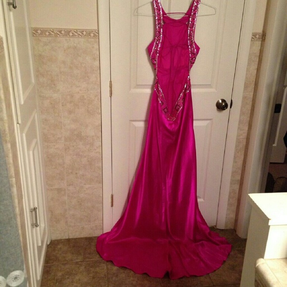 Gorgeous Morgan and Co. Prom Dress! - Picture 2 of 4