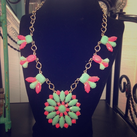 Statement necklace ✨