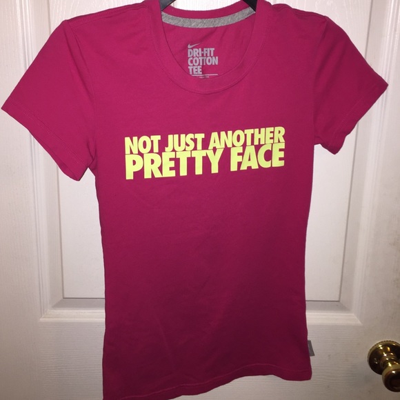 Nike Tops - Nike T-shirt