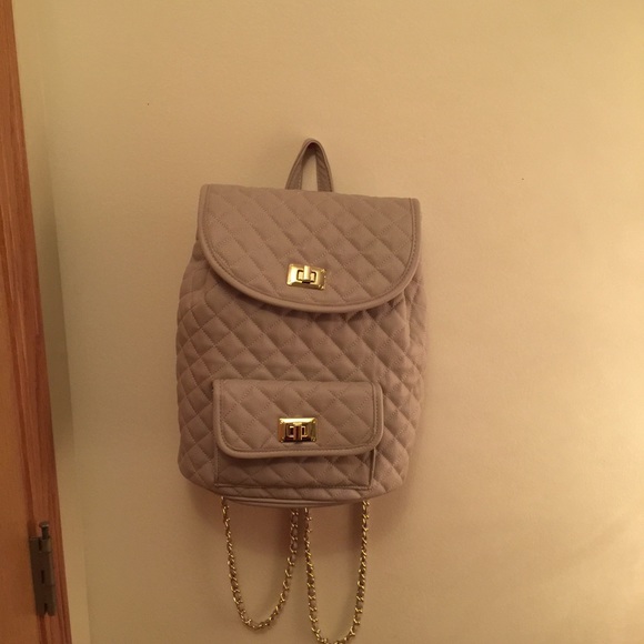 Steve Madden quilted, chain strap, draw string bag
