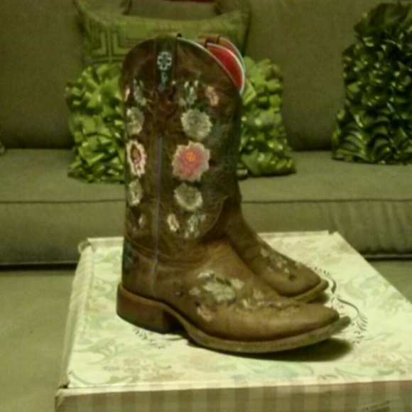 Mackie Bean Boots