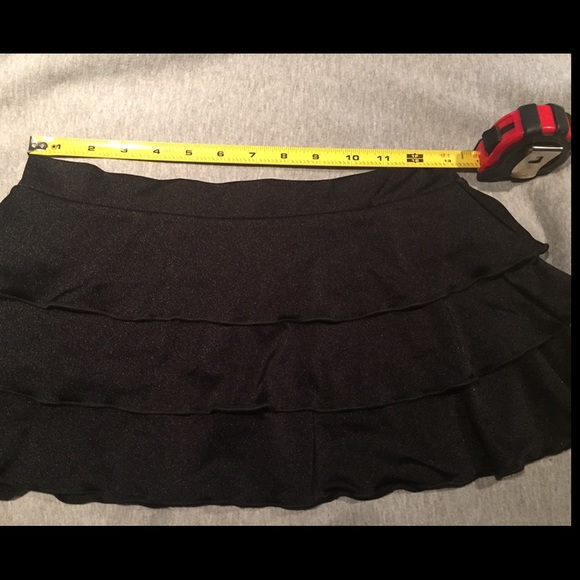 👀black Ruffle skirt - Picture 2 of 3