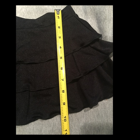 👀black Ruffle skirt - Picture 3 of 3