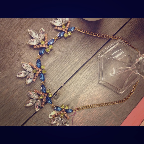 Vintage style glam fashion statement necklace ✨