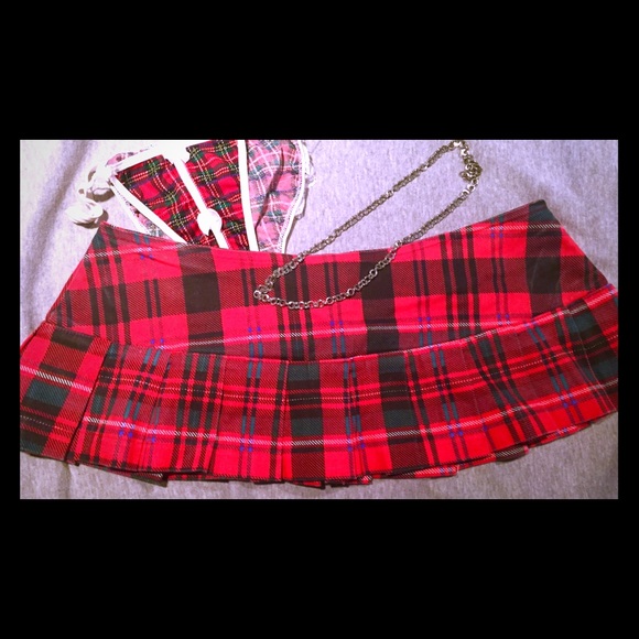 👄red plaid schoolgirl miniskirt