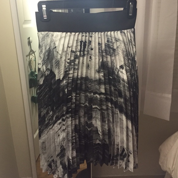 Adorable Midi Skirt
