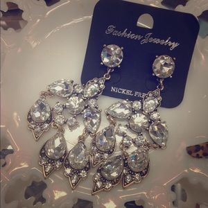 Vintage glam style chandelier earrings ✨