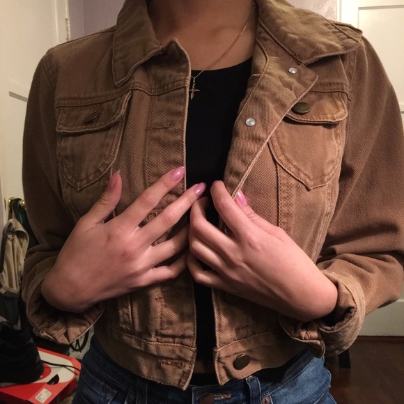 Cropped denim jacket