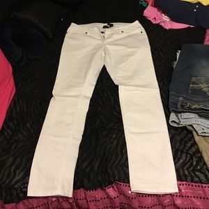 White skinny pants
