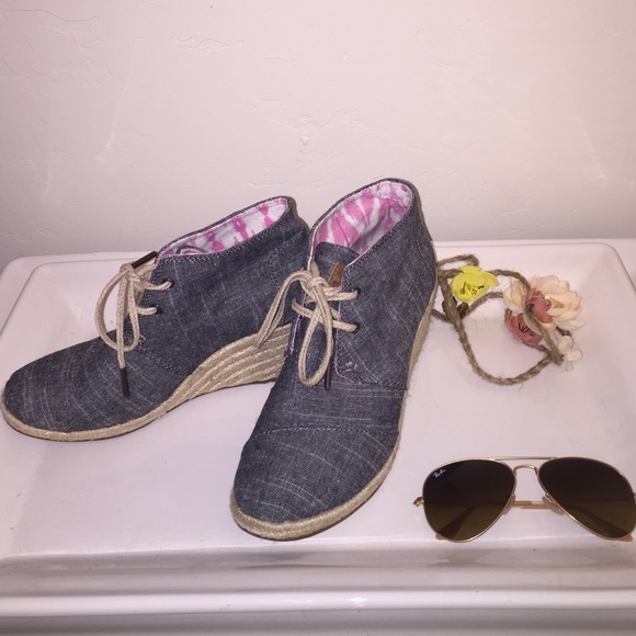 Toms wedges