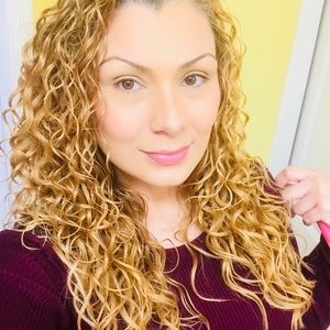 Meet your Posher, Dee