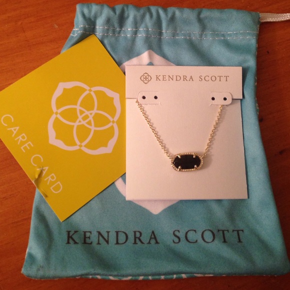 Kendra Scott necklace