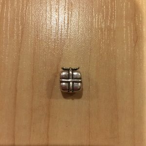 Authentic pandora present charm