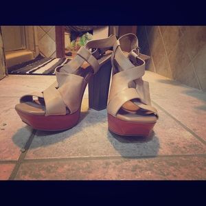 Gianni Bini platform heels