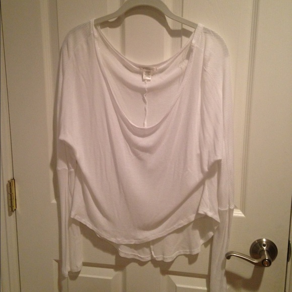 White loose long sleeves
