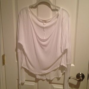 White loose long sleeves