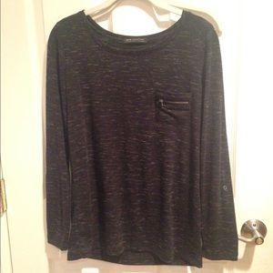 Blackish long sleeves with pocket zipper