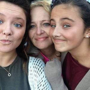 Meet your Posher, Adrianna