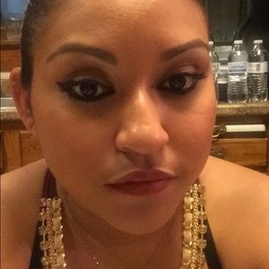 Meet your Posher, Itzel