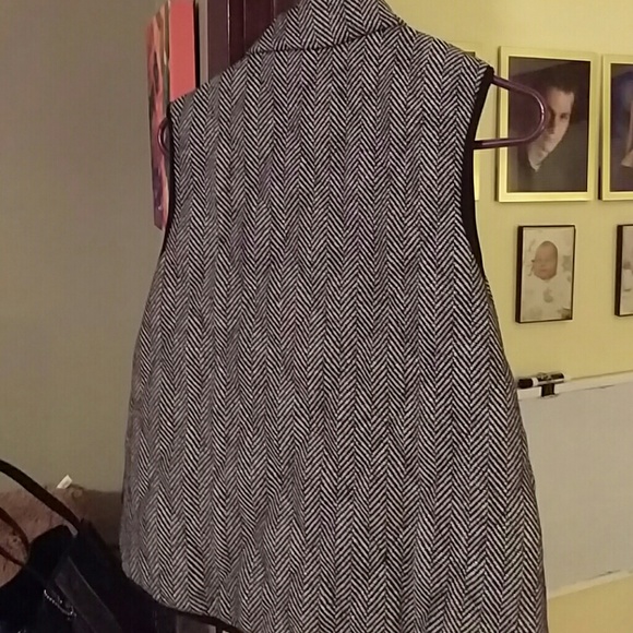Vest - Picture 2 of 2