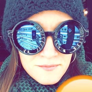 Meet your Posher, Jillian