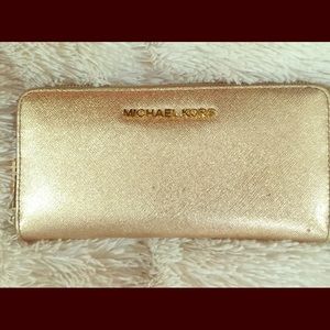 Beautiful Michael Kors Wallet