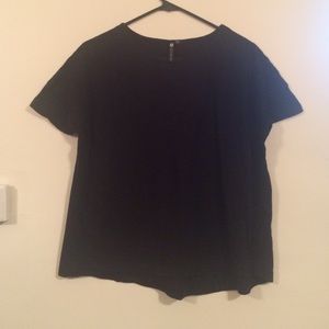 Plain black tshirt